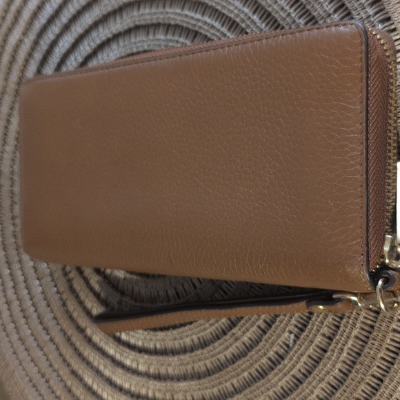 Michael Kors Jet Set Double Zip Wristlet - Picture 3 of 10